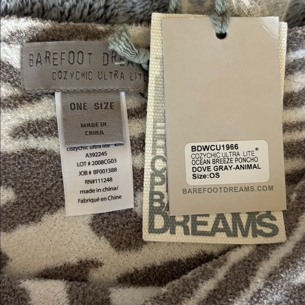 Barefoot Dreams CozyChic Lite Ocean Breeze Poncho Dove Animal Gray OneSize NWT
